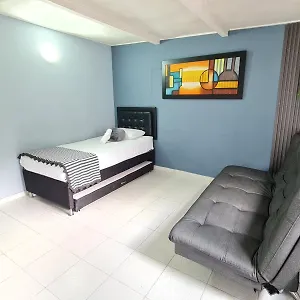 https://cozy-apartment-in-the-poblado-san-lucas-104a.colombiamedellinhotels.com