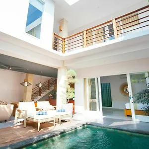 https://apple-villa-studios-seminyak.ubudhotelsnow.com